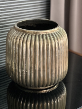 vase gold